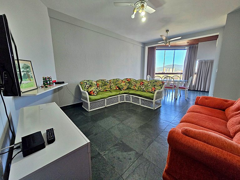 03 dormitórios c/suíte, Vista ao Mar, Piscina