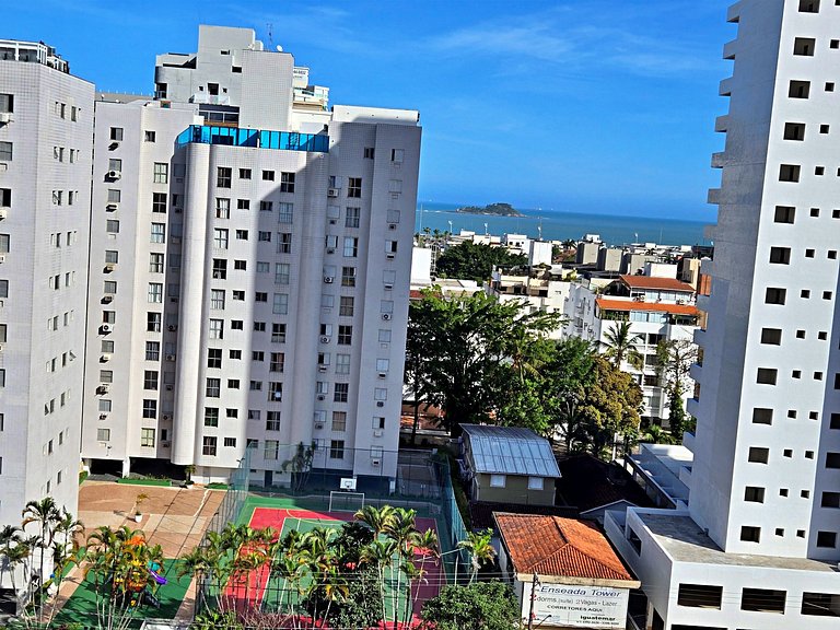 03 dormitórios c/suíte, Vista ao Mar, Piscina